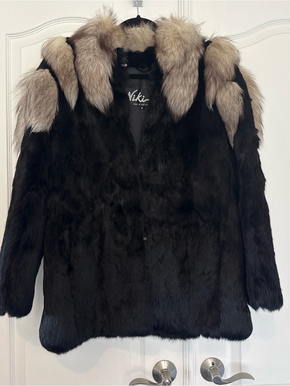 Vintage Niki black fox fur coat with silver fur trim, size M - Picture 5 of 9